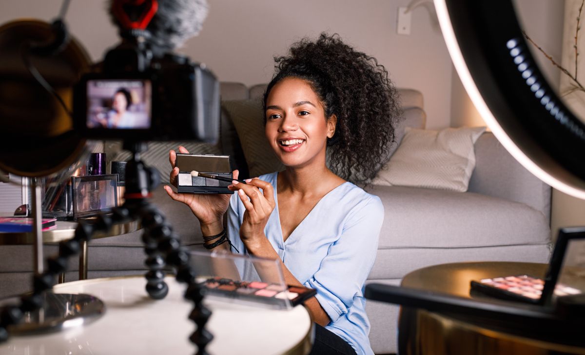 Apa itu Konten Kreator? Bukan Sekadar Hobi, Ini Ladang Raya di Era Digital