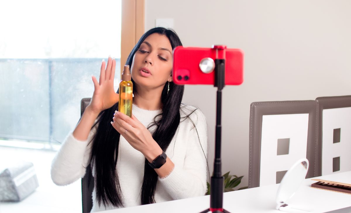 Apa Artinya Endorse? Yuk Simak Penjelasan Lengkapnya Biar Gak Salah Gaul